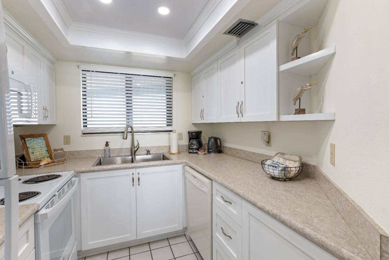 Ocean View With A Beachfront Pool At Ocean Trillium Condo ~ 403 New Smyrna Beach Esterno foto